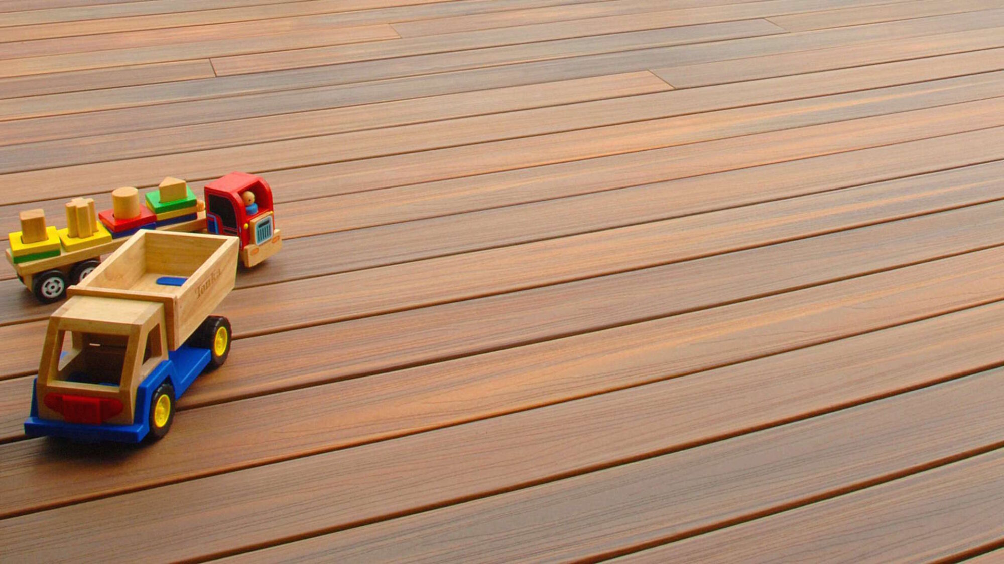 Capped or Uncapped: How is Composite Decking Made?