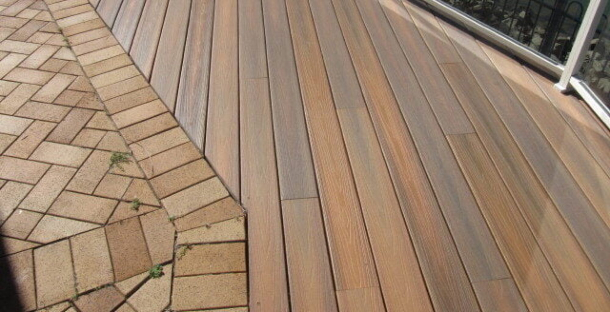 Spotted Gum: Why is it Popular and How Does it Compare to Composite Decking?